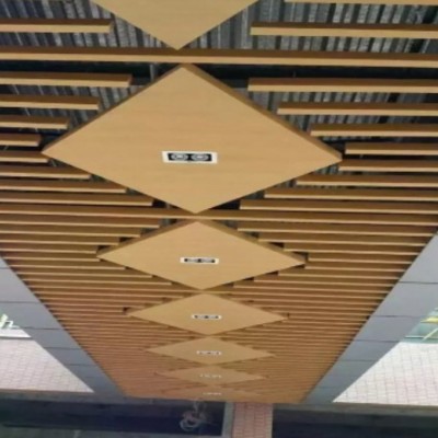 吊顶铝方通